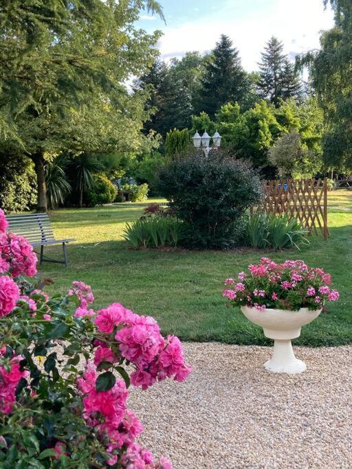Gite Marguerite - Au Coeur De La Campagne La Petite-Boissiere Exterior photo